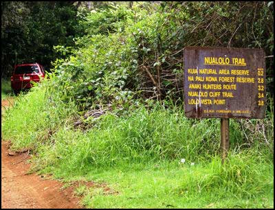 Nualolo Trail Sign